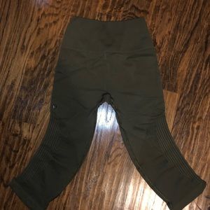 LULULEMON seamless cropped leggings